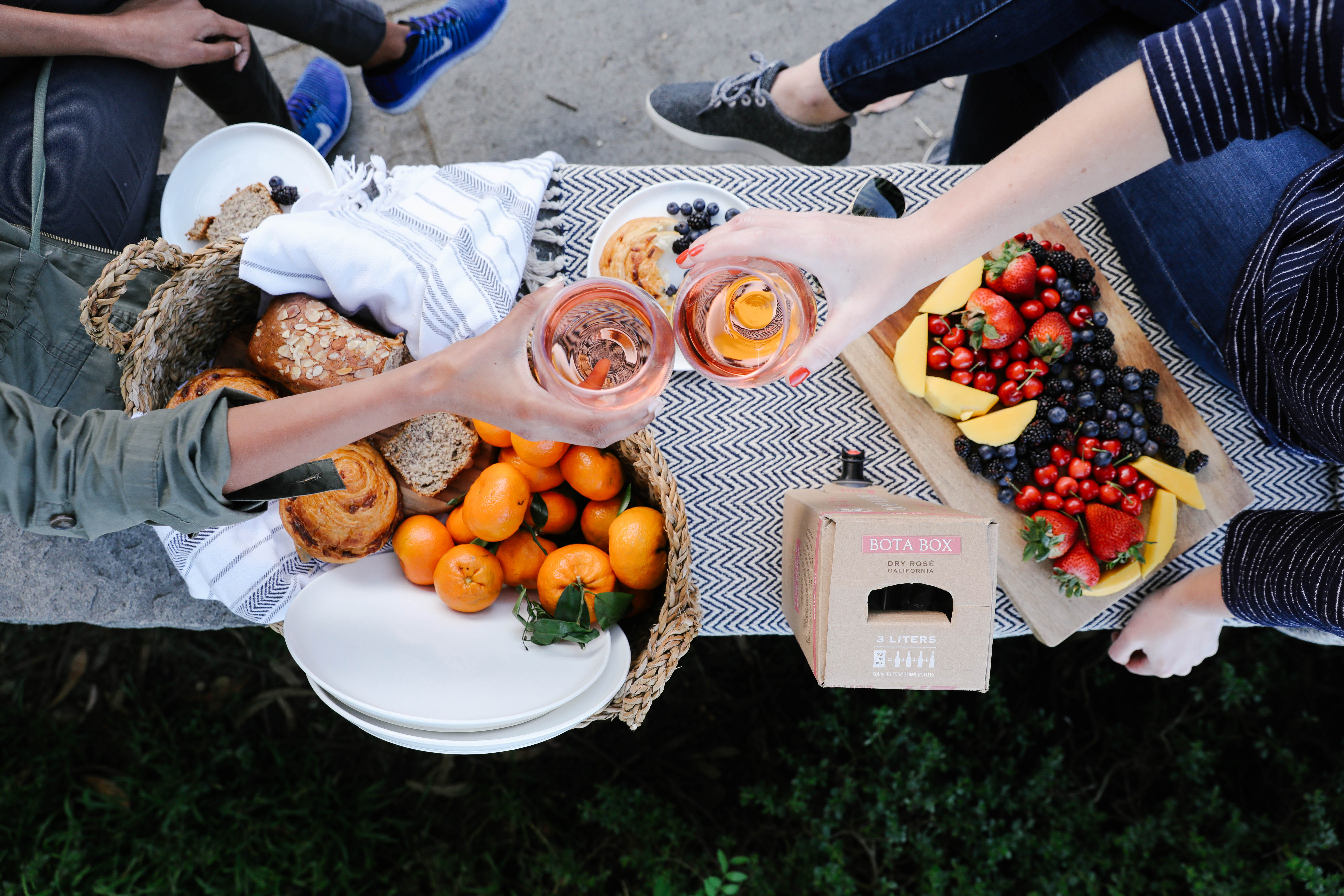 An Outdoor Brunch Picnic with Bota Box.