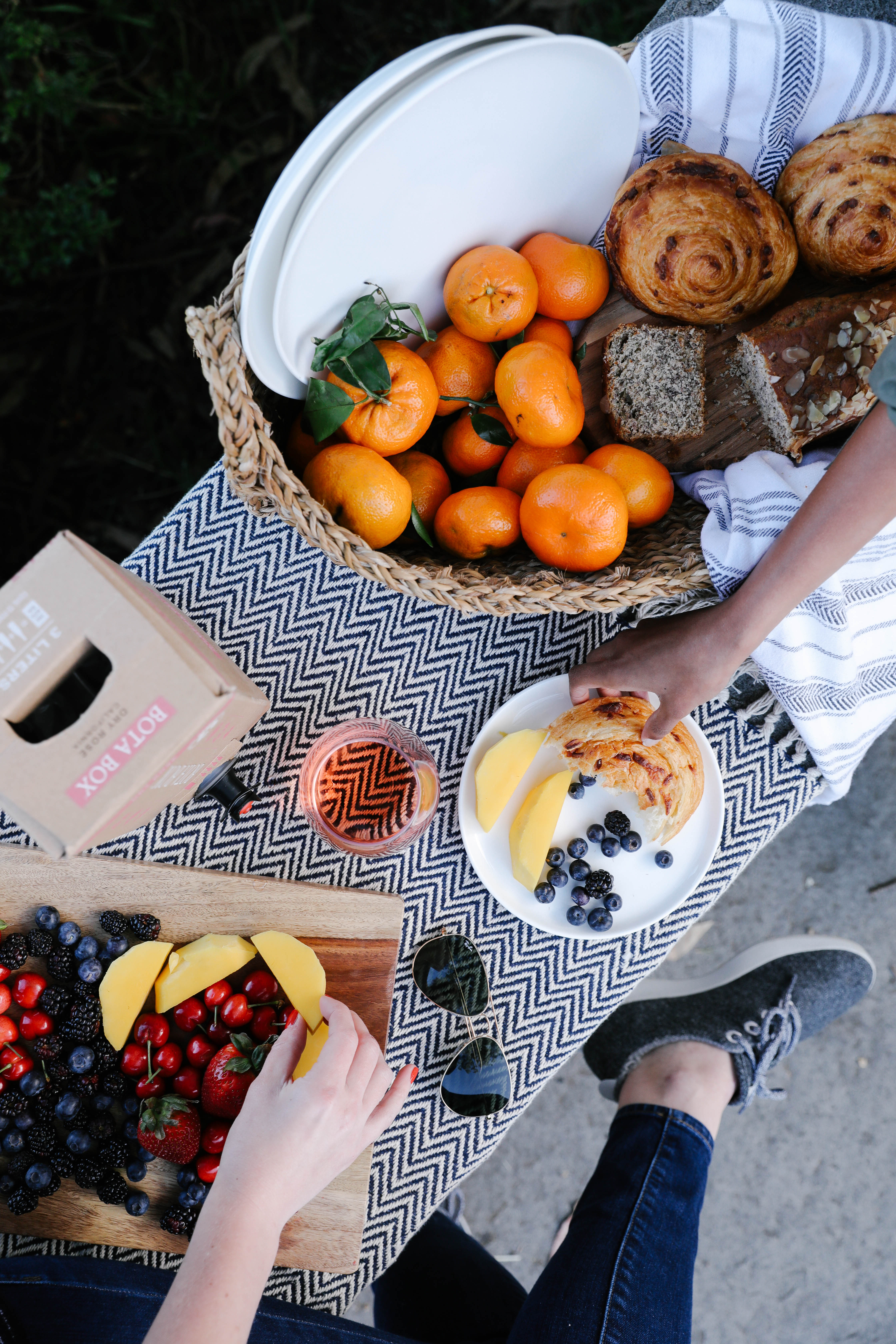 An Outdoor Brunch Picnic with Bota Box.